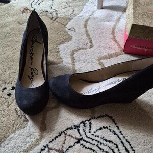 Platform suede heels